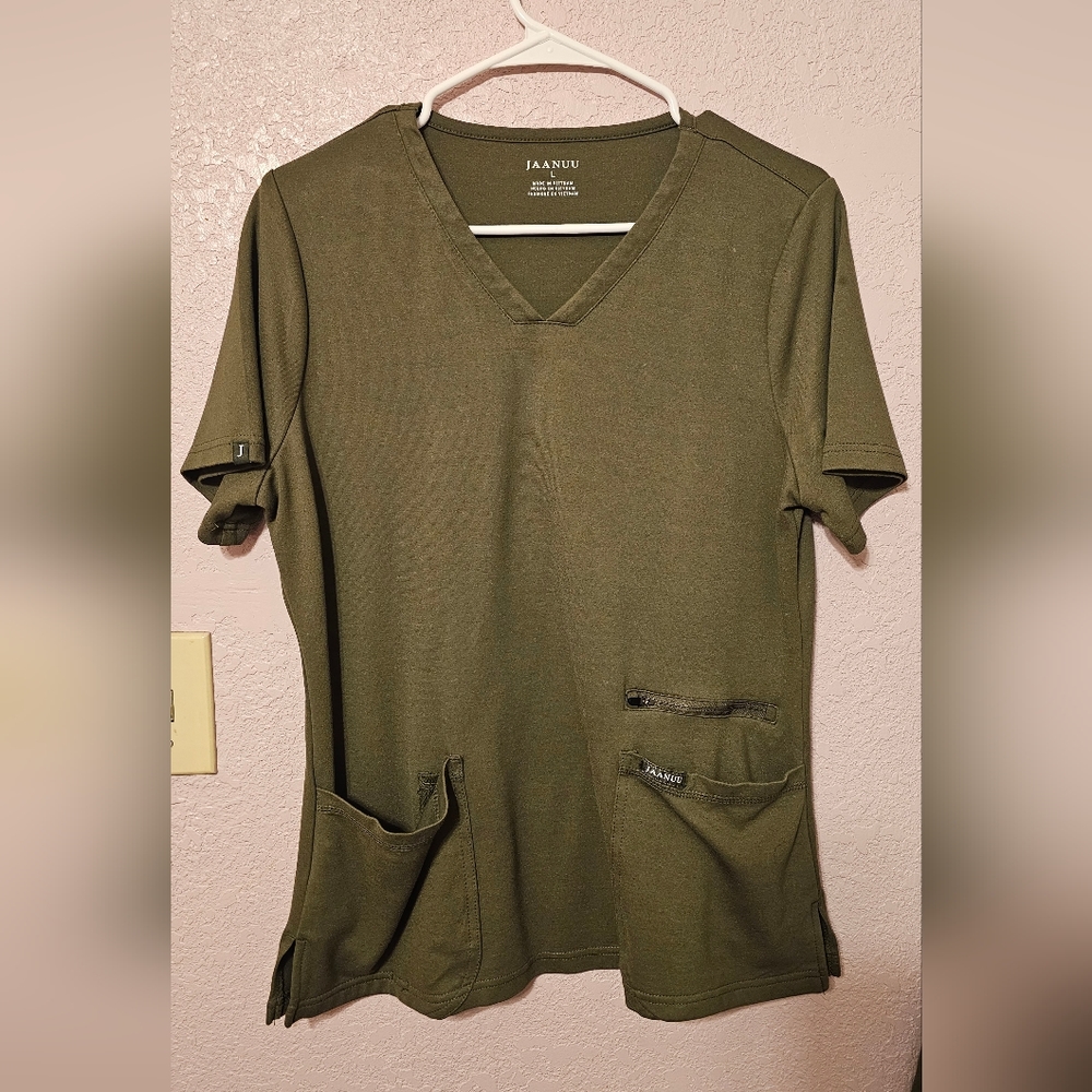 Jaanuu Scrub Set in Dark Olive
